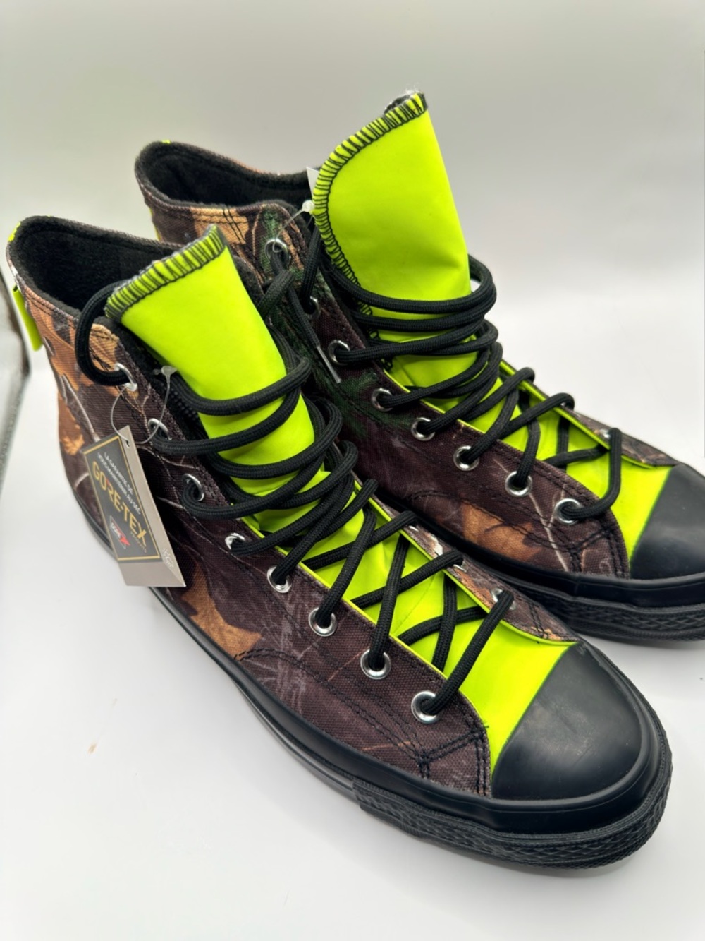 Converse Gore-Tex Chuck Taylor x Realtree Camo Sneakers - Picture 2 of 8